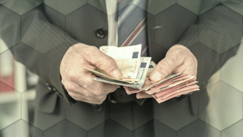 Οι κλίμακες των αυξήσεων για τους συνταξιούχους με προσωπική διαφορά (πίνακες)