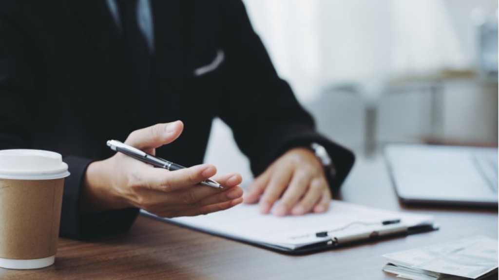 Μείωση ασφαλιστικών εισφορών για υπερωρίες, υπερεργασία και Κυριακές σε όλες τις επιχειρήσεις - Αύξηση αποδοχών