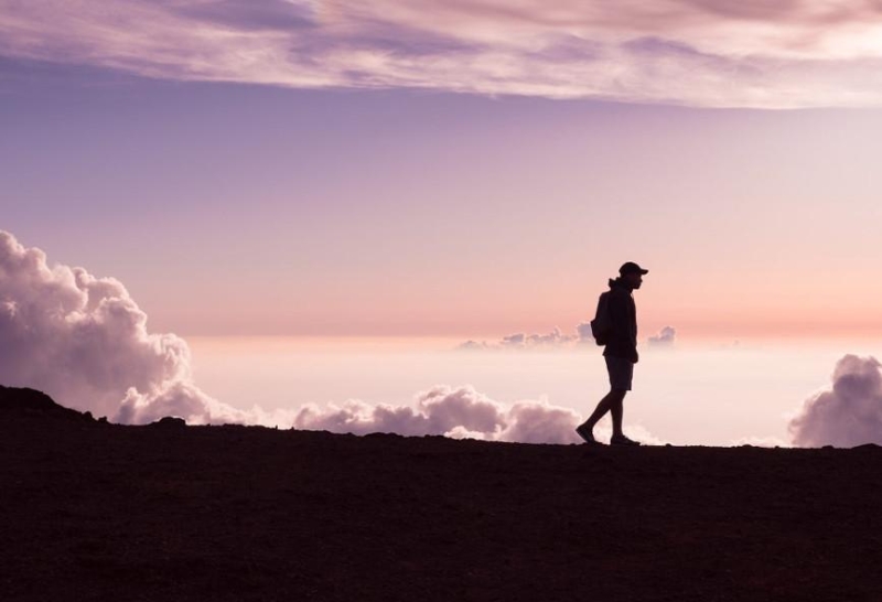 Σιωπηλό περπάτημα: Τι ακριβώς είναι και γιατί είναι ιδιαίτερα ευεργετικό;