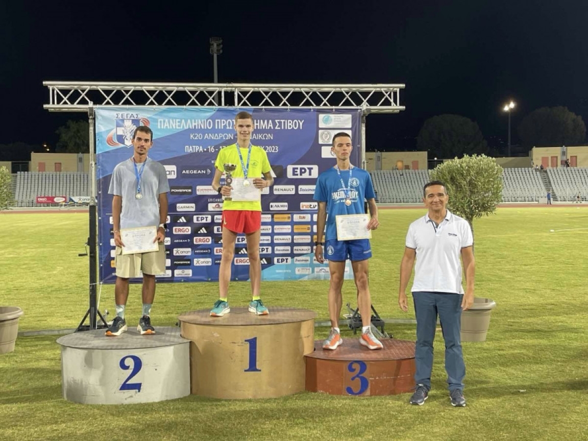 Πρωταθλητής Ελλάδας στα 5000μ εφήβων ο Αγρινιώτης Διονύσης Καψάλης (video – εικόνες)