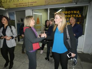 Η Χριστίνα Σταρακά περιόδευσε στην Ντούτσαγα του Αγρινίου: «Αφουγκραζόμαστε την ψυχή της πόλης, τις γειτονιές της»