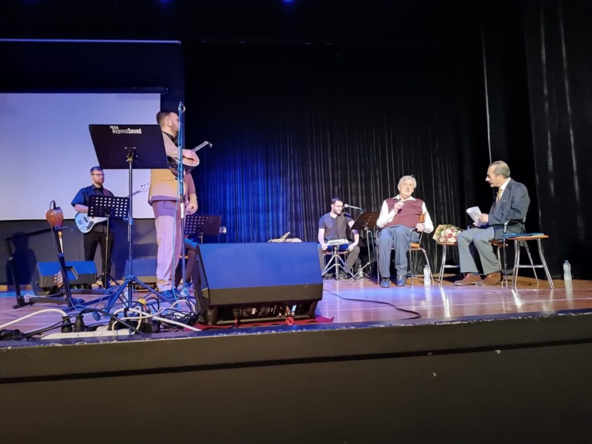 Καθήλωσε στο Αγρίνιο η συναυλία για τον σπουδαίο συνθέτη Λίνο Κόκοτο, συγκίνησε ο ίδιος