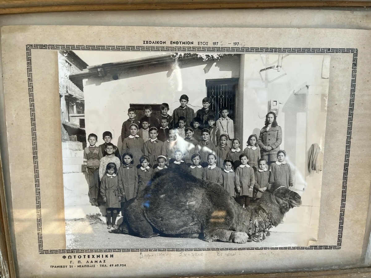 Ένας δάσκαλος στην Αιτωλοακαρνανία μάζεψε χιλιάδες αντικείμενα από τα ελληνικά σχολεία του 20ού αιώνα