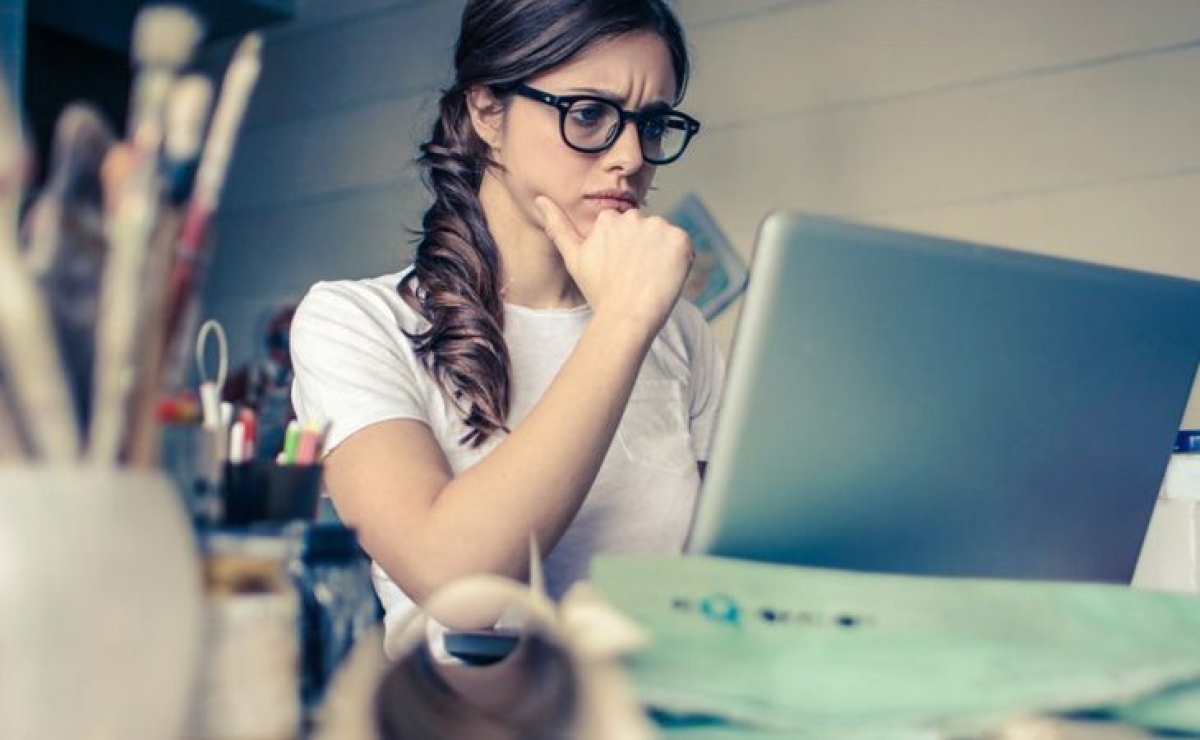 ΔΥΠΑ: Κάτω από 1 εκατ. οι άνεργοι, το 64,6% είναι γυναίκες