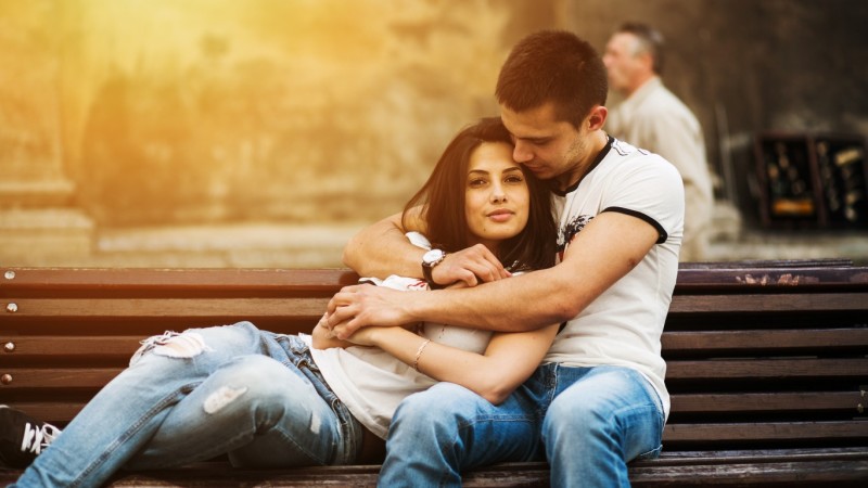 Τι κρύβουν οι άνδρες από τις γυναίκες: Αυτά είναι τα τρία μυστικά που δύσκολα μοιράζονται