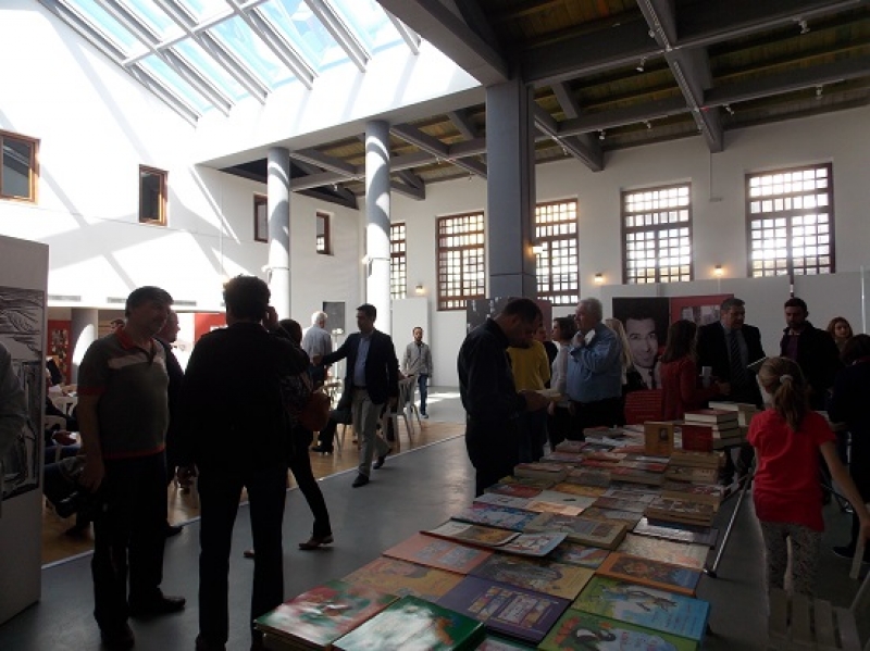 Έκθεση στο Αγρίνιο για τον «άνθρωπο με το γαρύφαλλο»