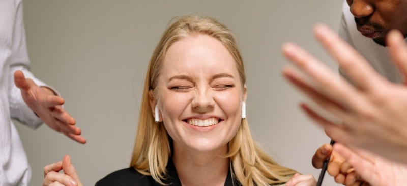 9 φράσεις που λένε οι συναισθηματικά δυνατοί χαρακτήρες, σύμφωνα με ψυχολόγο του Χάρβαρντ