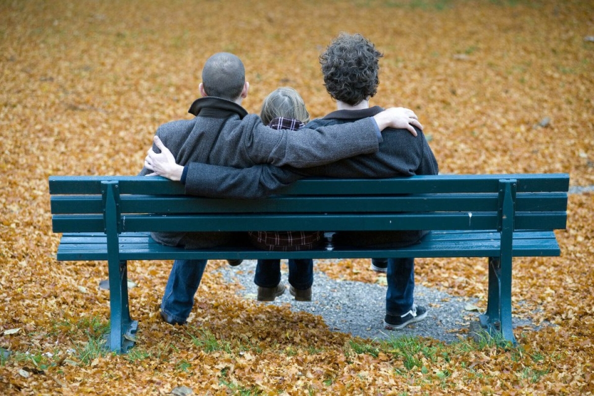 «Αγαπάτε τον άνθρωπο ή υποσυνείδητα τον μισείτε ;». Επιστολή για την τεκνοθεσία απο ομοφυλόφιλους