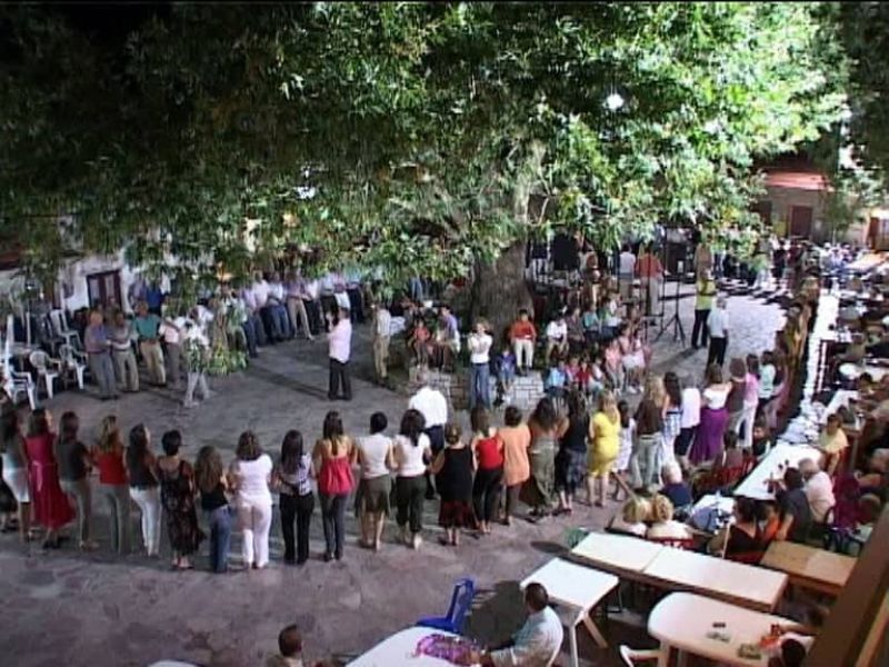 Το γαϊτανάκι στο Νεοχώρι Ναυπακτίας (φωτο-video)