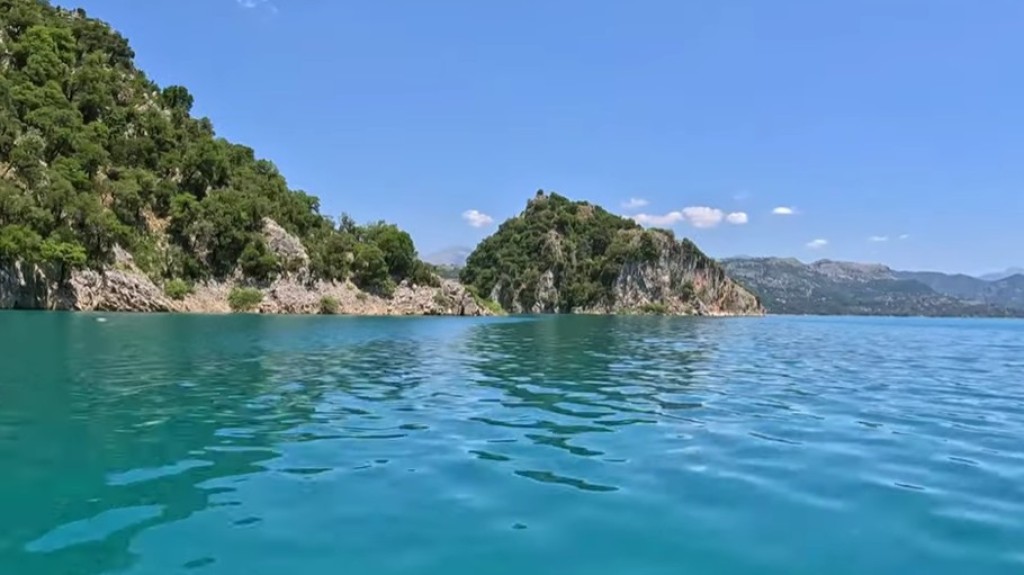 Ποταμός Αχελώος: Βουτιές μέσα στη φύση - Μια απόδραση δροσιάς (Βίντεο)