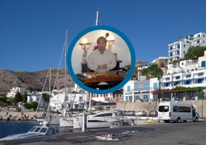 Μαθητής του Αριστείδη Μόσχου στην ακριτική Τήλο συνεχίζει την παράδοση παίζοντας σαντούρι και βιολί