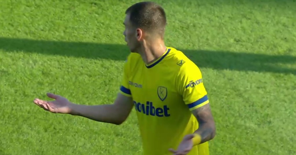 Αν ο Λανουά δεν αρχίσει τις «καρατομήσεις» μετά από διαιτησία σαν του Τσέτσιλα, θα κάνει μια τρύπα στο νερό