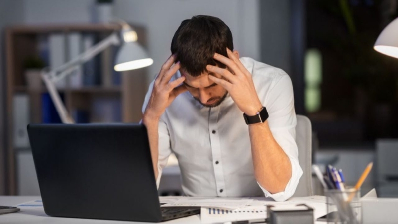 Αυτά είναι τα 6 βήματα που θα σας βοηθήσουν να διαχειριστείτε καλύτερα το στρες