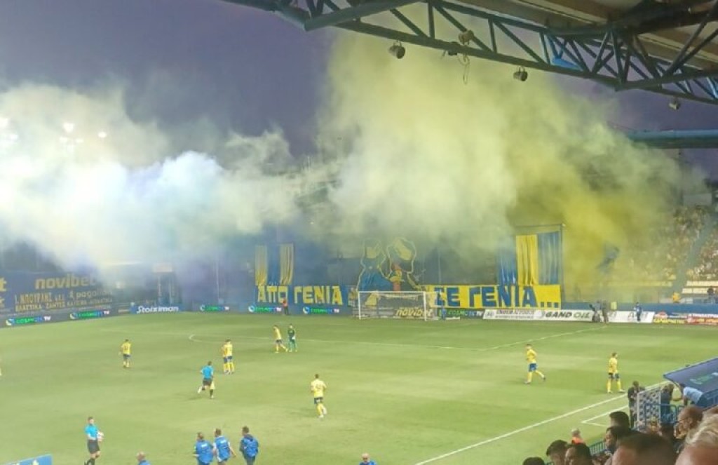 «Από γενιά σε γενιά»: Το εντυπωσιακό coreo της Θύρας 6 στο Παναιτωλικός-ΑΕΚ