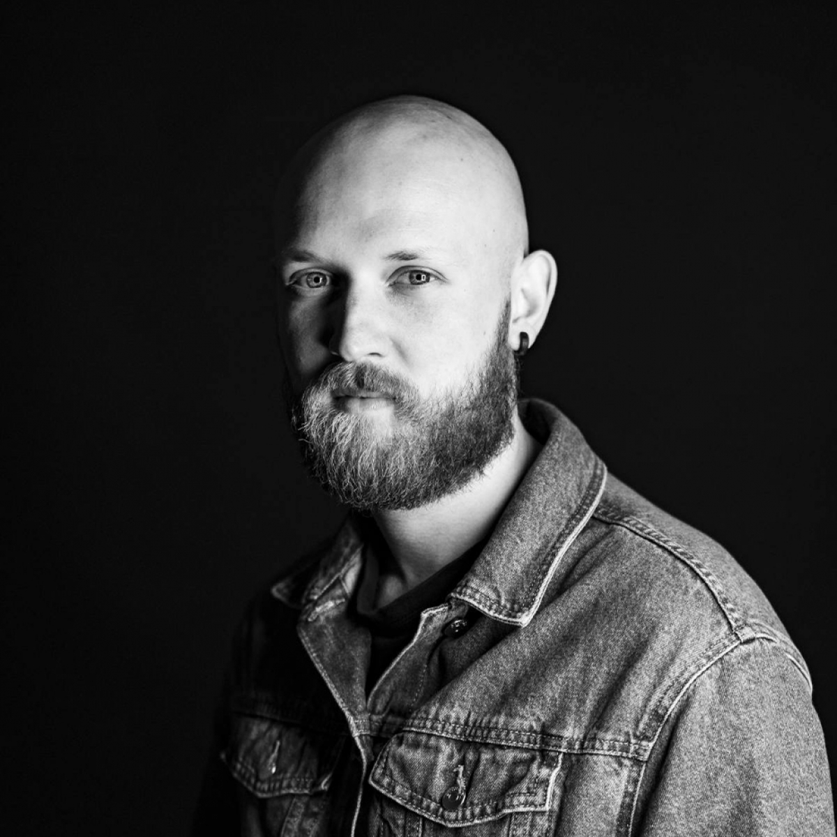 Ο Παναγιώτης Ωμέγα λέει την «Αλήθεια» και στη Νοηματική γλώσσα!