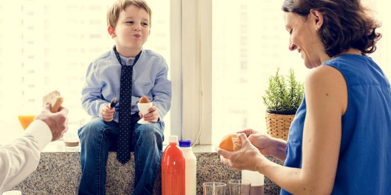Ο πολυπαραγοντικός ρόλος της μητέρας στη σχέση παιδιού με φαγητό