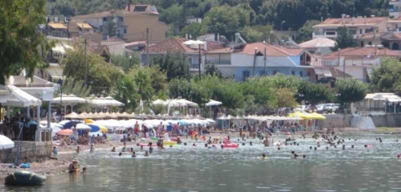 Το φιλόξενο και αρχοντικό Μενίδι Αμφιλοχίας (φωτο)