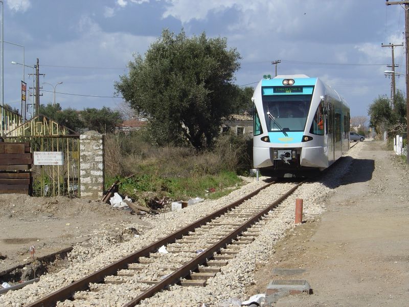 Ακόμα και αν μετακινούσε μόνο εργαζομένους, το τρένο Αγρίνιο-Μεσολόγγι ως προαστιακός ίσως ήταν βιώσιμο