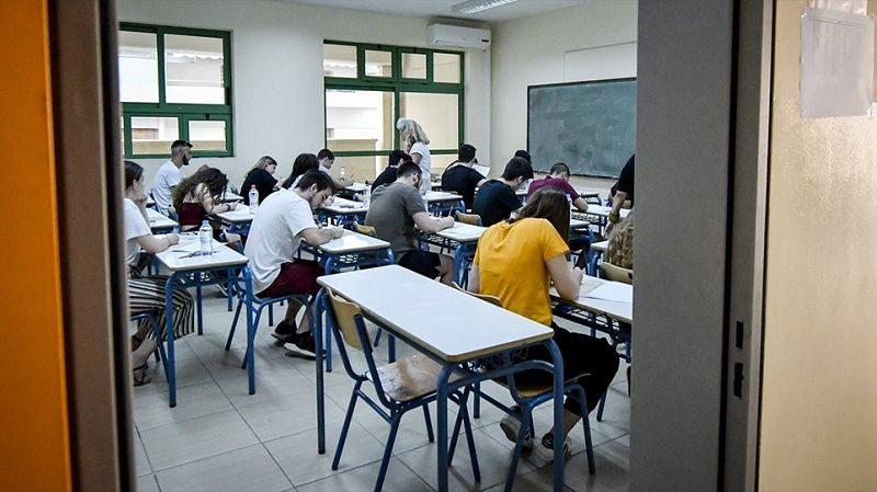 Παιδεία: «Κάτω από τη βάση» οι μαθητές στην Ελλάδα σε βασικά γνωστικά αντικείμενα σύμφωνα με τον ΟΟΣΑ