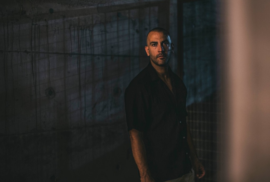 &quot;Λόγια Τυπικά&quot; το νέο τραγούδι του Αγρινιώτη Χριστόφορου Καραβασίλη | Στίχοι - Μουσική: Παύλος Μπερμπεριδης | (βίντεο)