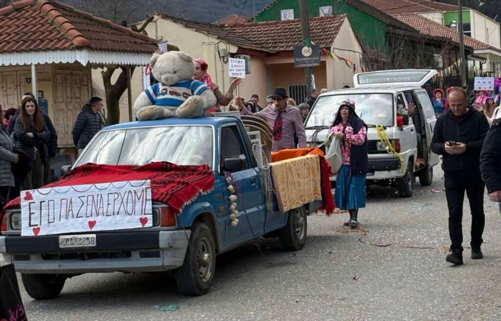 Κέφι και όμορφες στιγμές στο καρναβάλι στο Χαλκιόπουλο (φωτο)