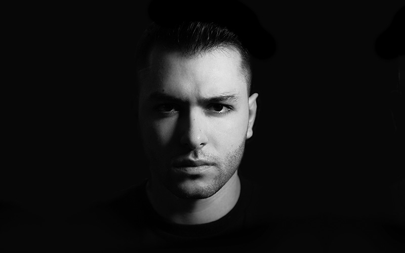 «Πώς γίνεται»: To ντεμπούτο τραγούδι του Πρόδρομου Τσολιά σε στίχους του συγγραφέα Γιάννη Πολίτη