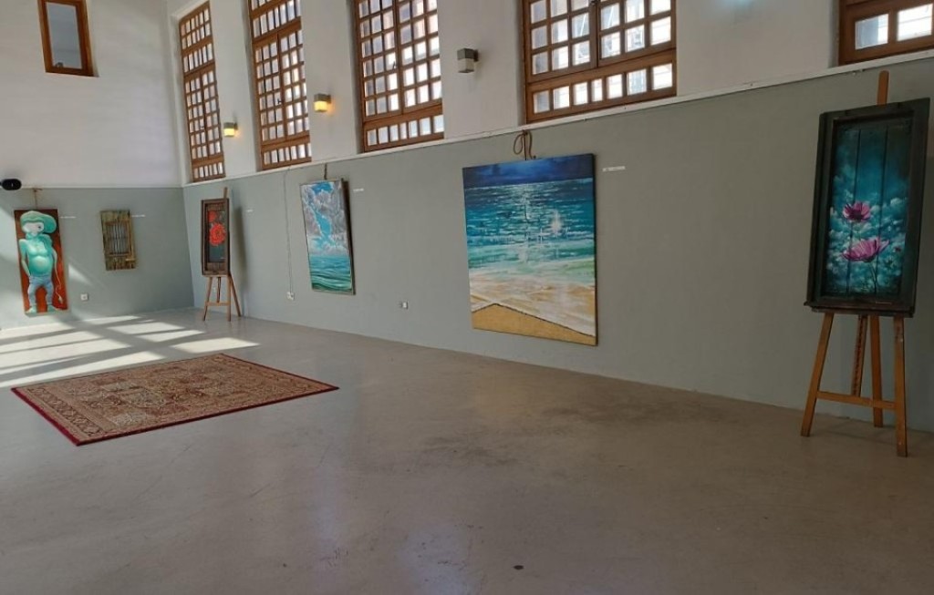 Αγρίνιο: “Η καλαισθησία της καθημερινότητας” στα έργα του Γιώργου Παπακωνσταντίνου που εκτίθενται στην Παλαιά Δημοτική Αγορά