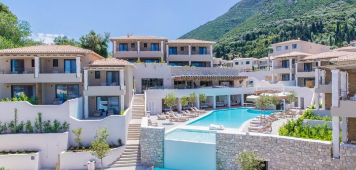 Crystal Waters: Συνεργάτες – υπαλλήλους αναζητά το ξενοδοχείο στη Νικιάνα Λευκάδας