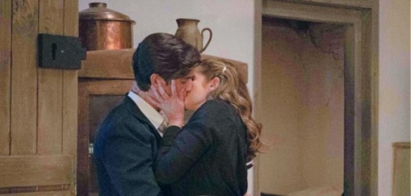 Άγριες Μέλισσες: Η Ελένη και ο Λάμπρος επιτέλους παντρεύονται