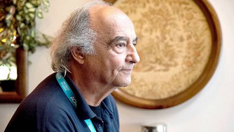 “Έκρηξη” Ιαβέρη: Ο Έλληνας τρίβλακας οδηγός με κινητό, τσιγάρο και καφέ!