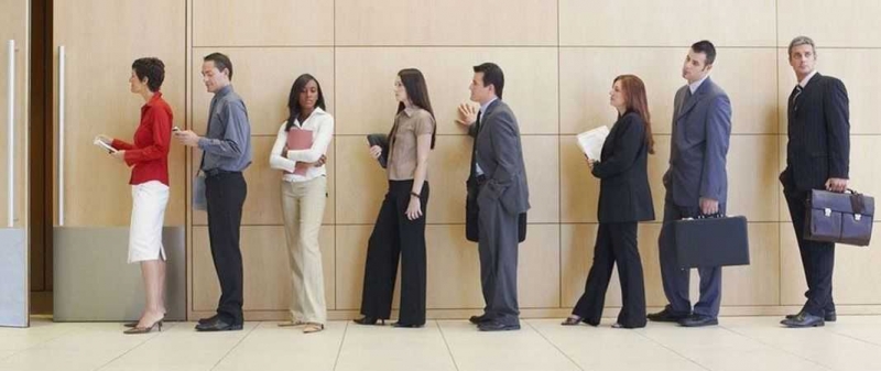 Αναβολή του προγράμματος κοινωφελούς εργασίας για 26.000 ανέργους