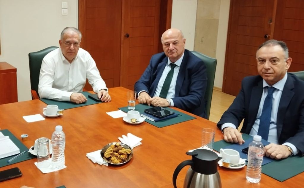 Σύσκεψη των Υπουργών Ανάπτυξης Τάκη Θεοδωρικάκου και Αγροτικής Ανάπτυξης και Τροφίμων Κώστα Τσιάρα