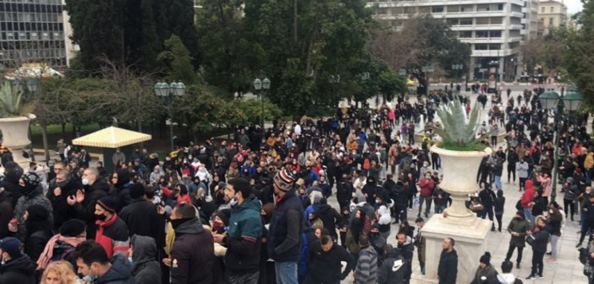 Από τον Νίτσε στον Πορφύριο και από τον Παΐσιο στον Καραγκιόζη