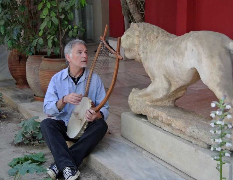 Με μουσική του Αγρινιώτη Γιάννη Ψειμάδα ο Μπρεχτ στο Μαραθώνα