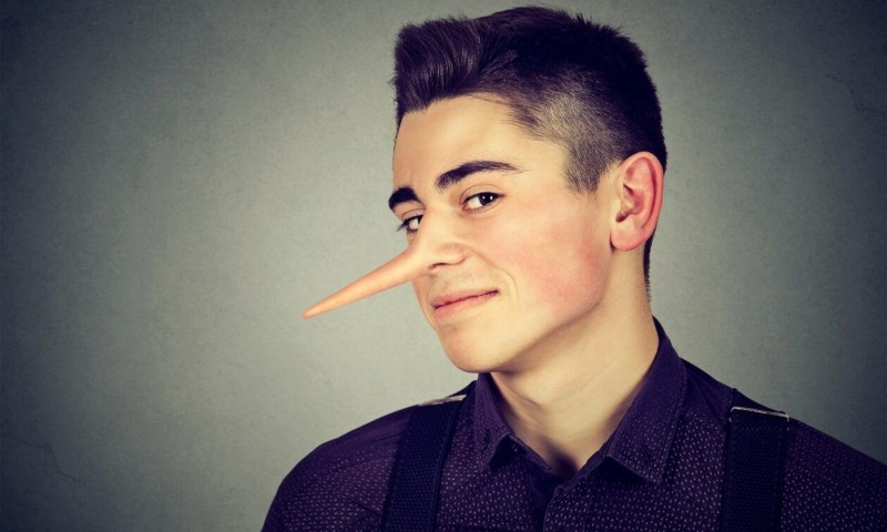 Δέκα φράσεις που χρησιμοποιούν οι ψεύτες, σύμφωνα με την Τεχνητή Νοημοσύνη