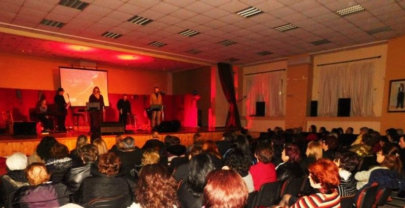 Τα Πάθη της Αγάπης της Πηγής Λυκούδη και του Θανάση Σάλτα συγκίνησαν το κοινό της Θεσσαλονίκης και της Μελίκης.