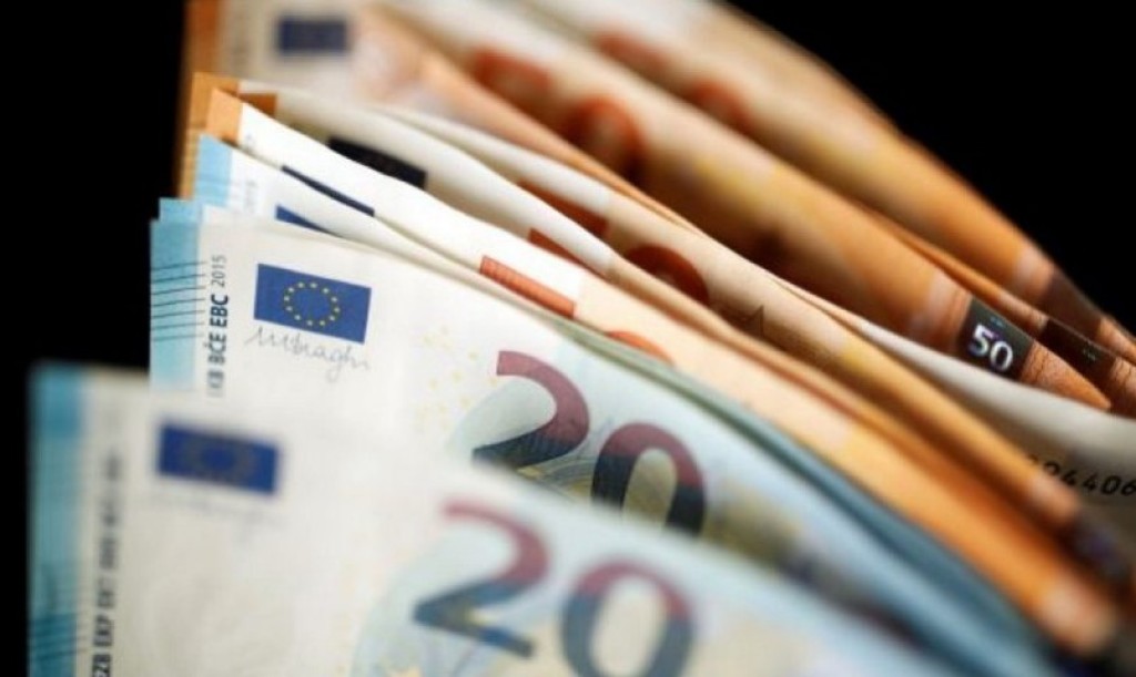 Σε δύο δόσεις οι επόμενες αλλαγές στο εργασιακό – Φέτος παρέμβαση στον κατώτατο και το ’25 σε συλλογικές διαπραγματεύσεις