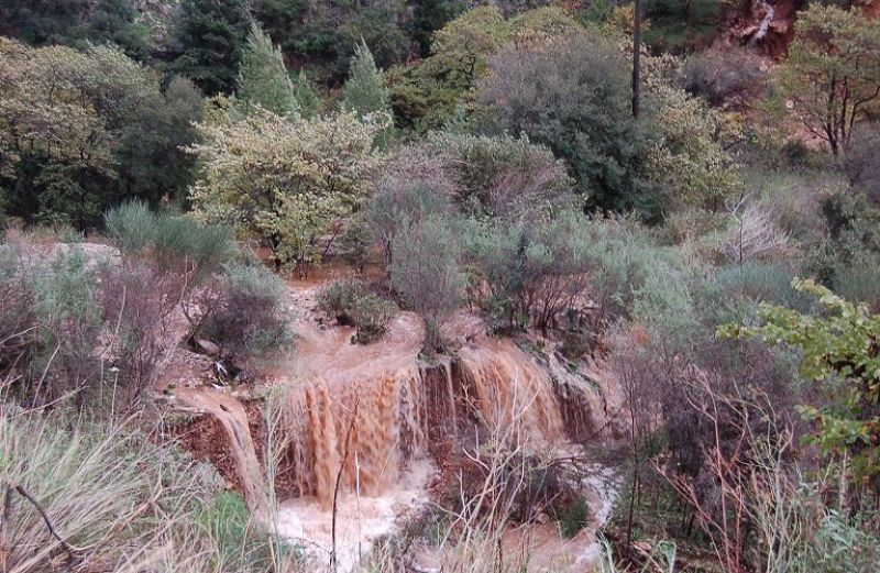 Εκτεταμένες καταστροφές από τα ακραία καιρικά φαινόμενα