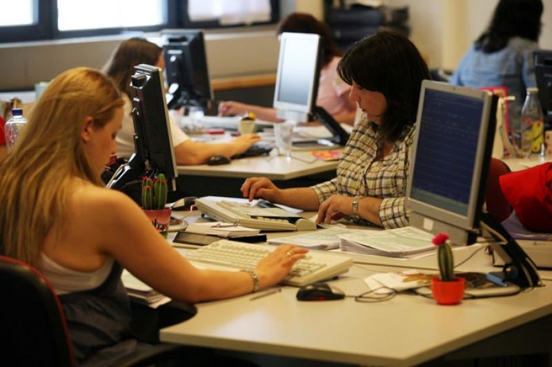 Μονιμοποιούνται 50.000 υπάλληλοι Ιδιωτικού δικαίου αορίστου χρόνου