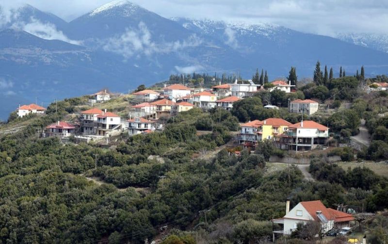 Το γαϊτανάκι στην Ανάληψη Τριχωνίδας (φωτο-video)