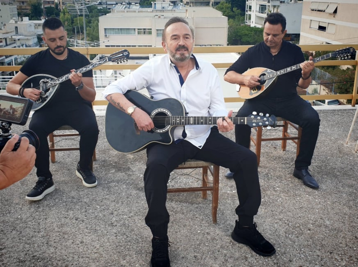 «Δικιά μου είναι η ζωή»: Επιστρέφει με ένα δυνατό ζεϊμπέκικο ο Σταμάτης Γονίδης