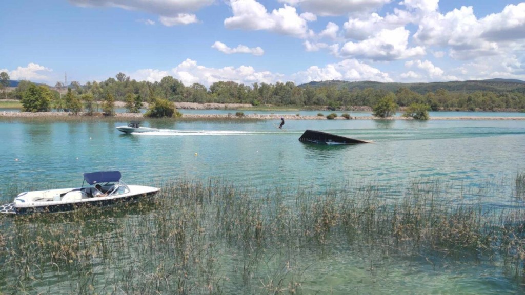 Αγρίνιο - λίμνη Στράτου: Μοναδικό θέαμα στα Πανελλήνια Πρωταθλήματα Θαλασσίου Σκι