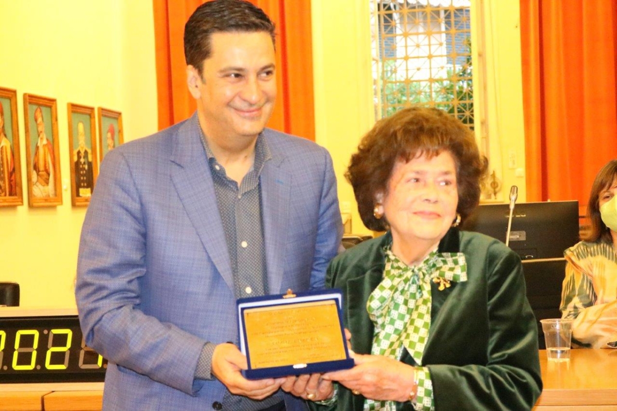 Η βράβευση της Μαίρης Χρυσικοπούλου από τον Δήμο Αγρινίου (φωτο)