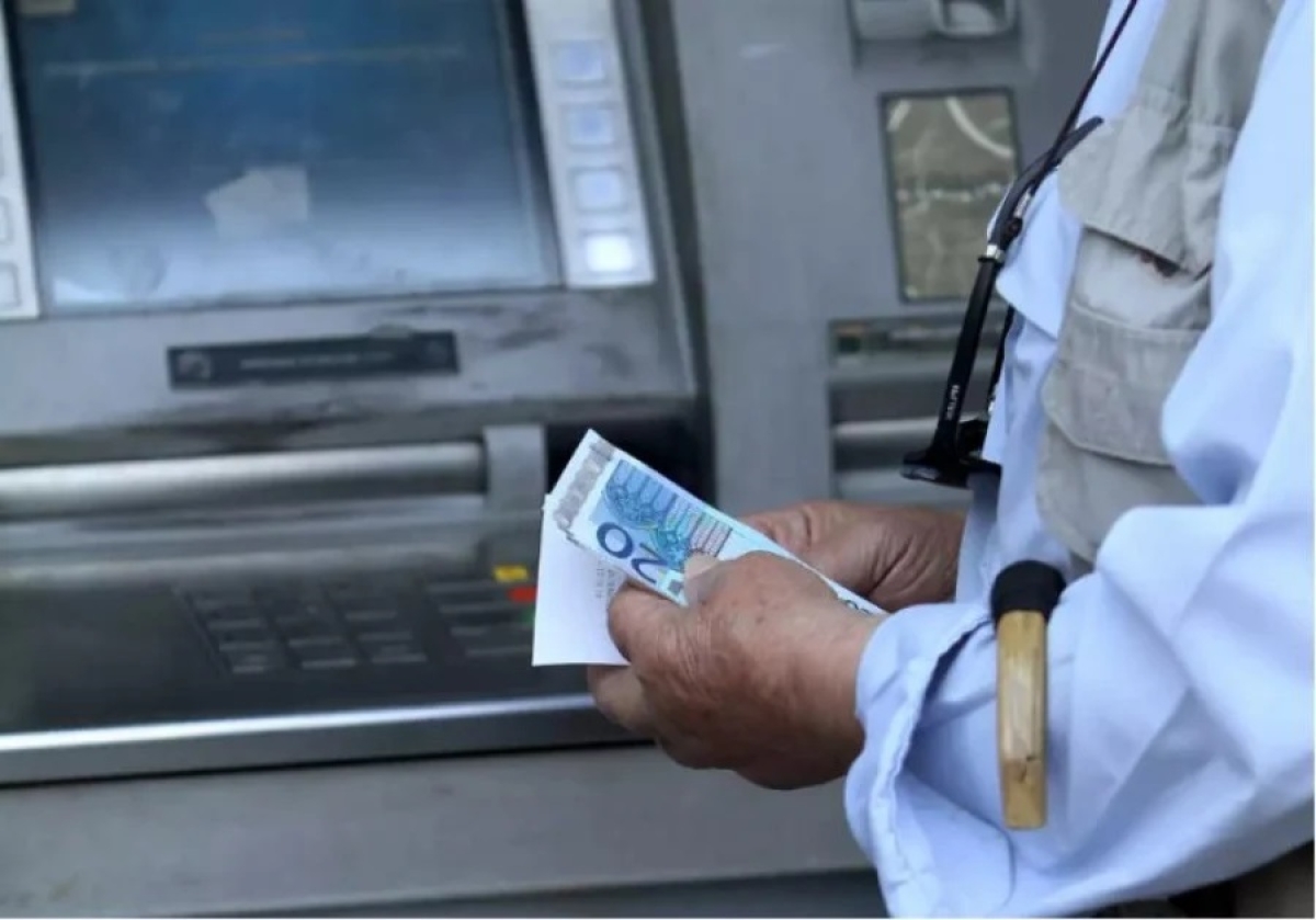 Συνταξιοδότηση: «Παράθυρο» για σύνταξη ακόμα και με λιγότερα από 4.500 ένσημα - Ποιούς αφορά