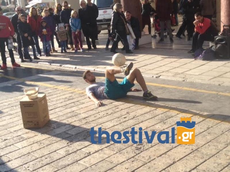 Δύο Αγρινιώτες μάγοι της μπάλας εντυπωσιάζουν τη Θεσσαλονίκη (video)