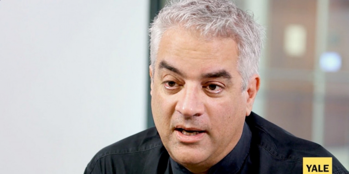 Ο καθηγητής Νικόλας Χρηστάκης του Yale εξηγεί πώς θα μας βρει το τέλος της πανδημίας -Πώς θα είναι ο κόσμος μετά;