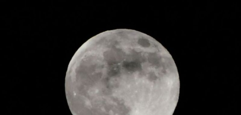 Έρχεται η «Πανσέληνος της φράουλας»