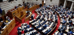 Βουλή: Πέρασε με 208 «ναι» το νομοσχέδιο για την ψήφο των αποδήμων