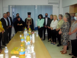 Παρουσία εκπροσώπων της Δημοτικής και Περιφερειακής αρχής πραγματοποιήθηκε ο αγιασμός του νέου Δ.Σ. του Συλλόγου Γυναικών Καλυβίων