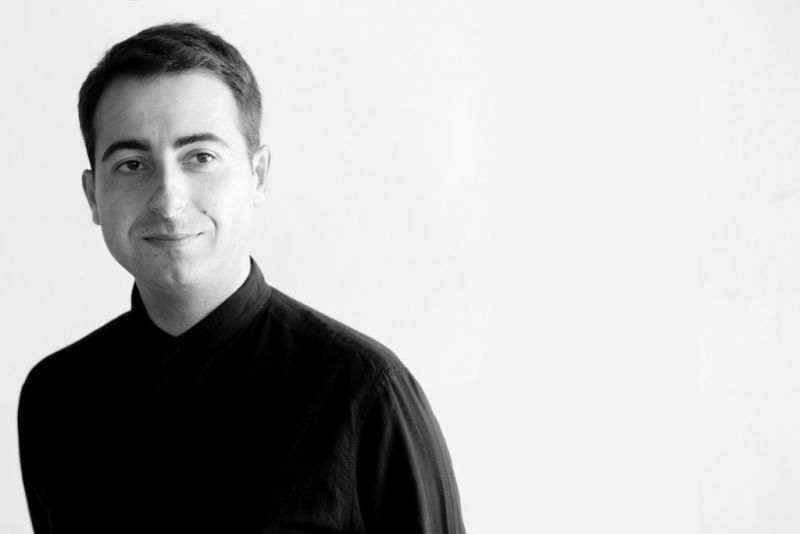 Ο Ανδρέας Κατερινόπουλος παρουσιάζει το soundtrack «Α Better Life» . . .